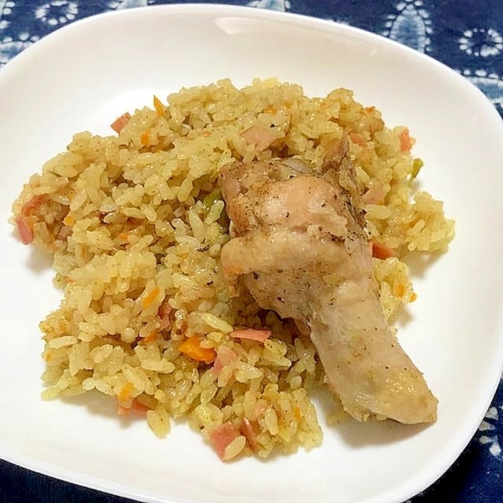 炊飯器で作る 鶏手羽元入りカレーピラフ